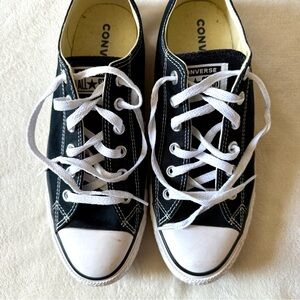 Converse Chuck Taylor All Star Sneaker - Women’s
